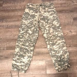 Universal Camouflage Army Cargo/Combat trousers